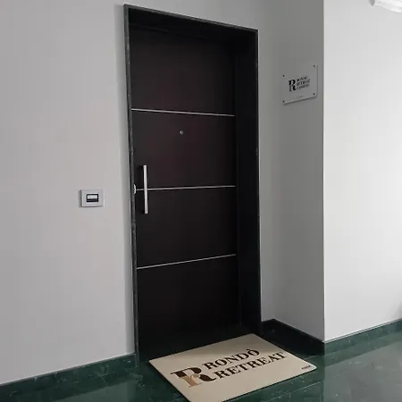 Rondo Retreat Apartment *