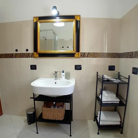 Rondo Retreat Apartment *